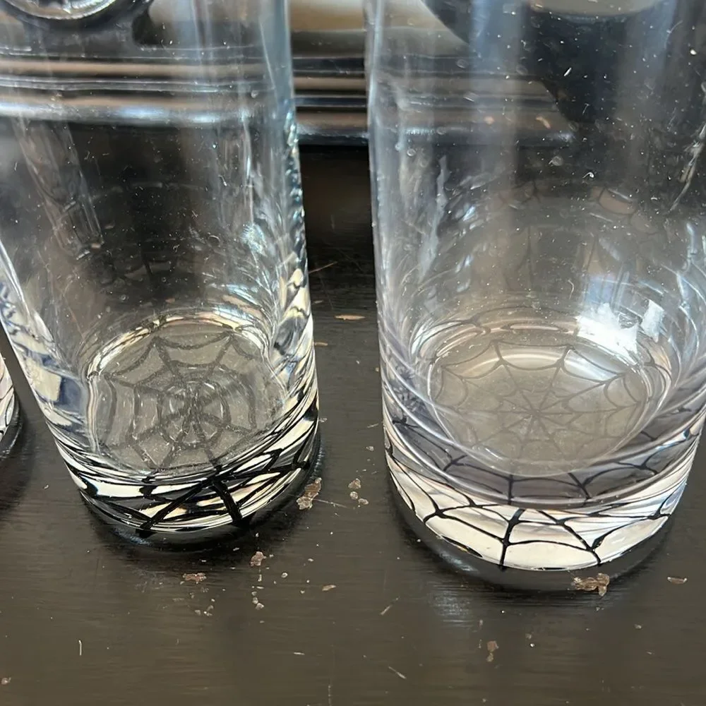 Set of 4 Pottery Barn Spider Web Tall Cocktail Glasses